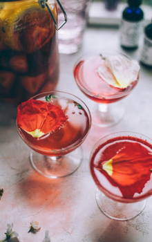 Roter Cocktail