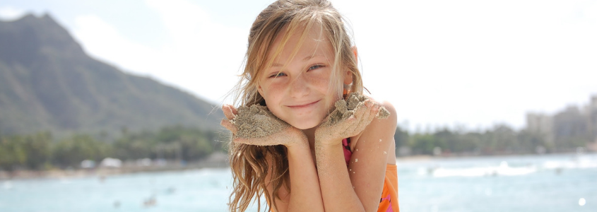 meisje op het strand