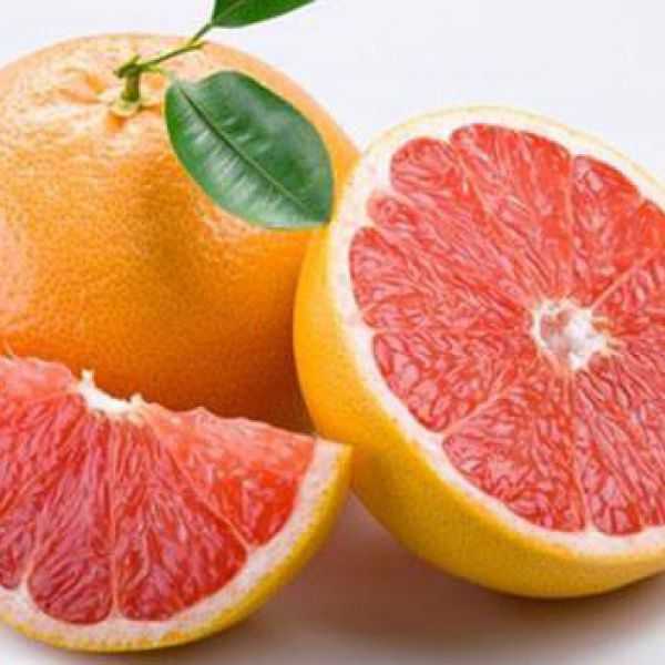 Grapefruit with grapefruit half